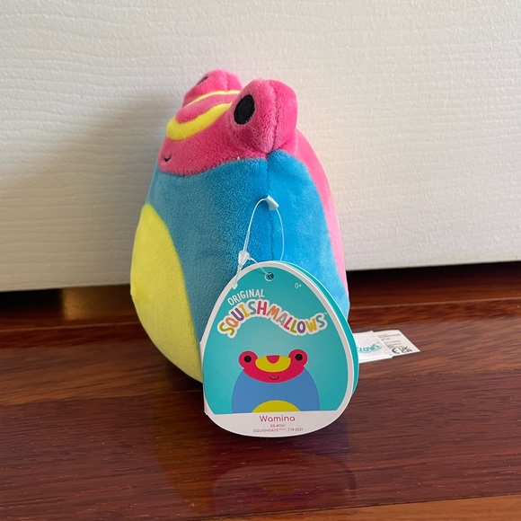 Wamina the Frog Blacklight 5” Squishmallow - Picture 2 of 3